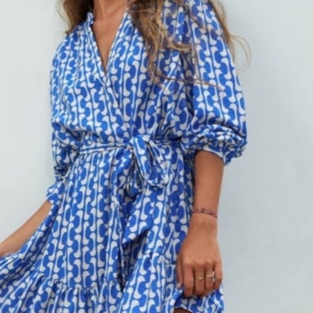 Zara Blue And White Geometric Long Sleeve Dress